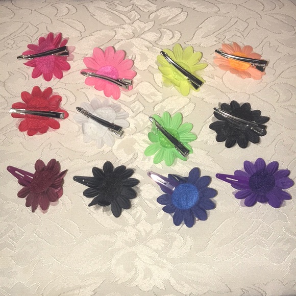 Flower Hair Clips - Picture 3 of 4
